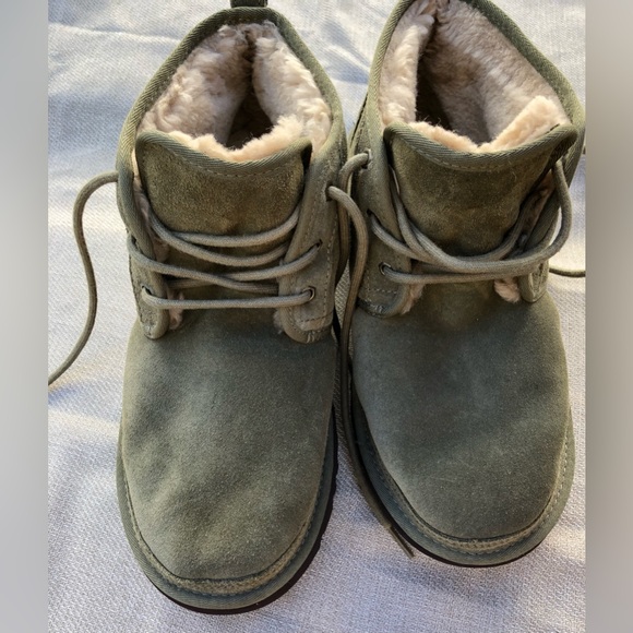 UGG Neumel Lace Up Chukka Boots with Plush Lining Leather Suede Men’s 12 - Picture 3 of 16